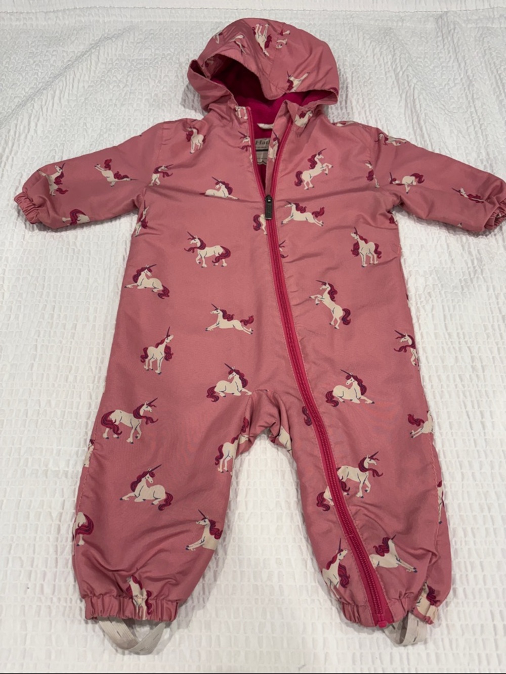 Hatley Pink and Fuchsia Unicorn Rainsuit
Size 12-18 months